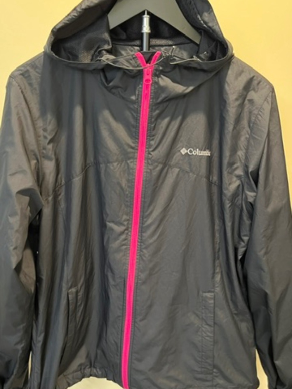 Columbia Sportswear Co. Women's Windbreaker Hooded Jacket